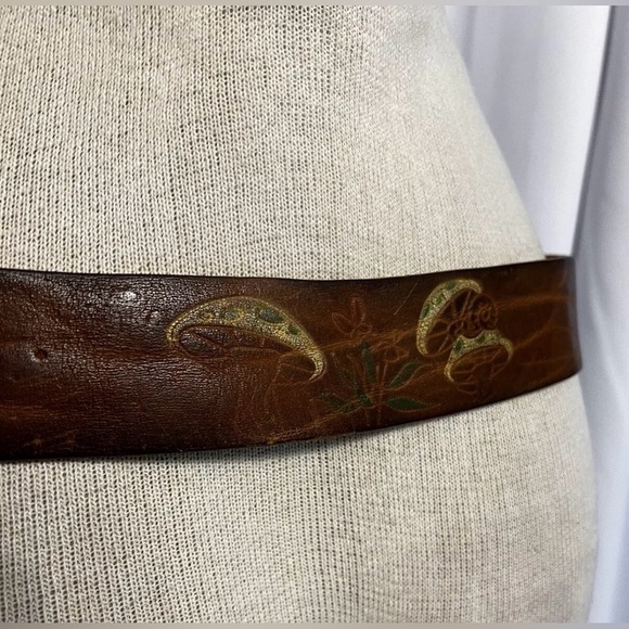 Vintage Latigo Cowhide Handtooled Painted Mushroom Belt, Size 34, Preowned - Picture 6 of 14